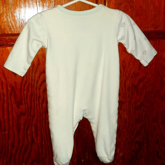 4 for 20$ three Disney baby pj's mickey mouse , Winnie the pooh & Tigger too!!! - Picture 8 of 8